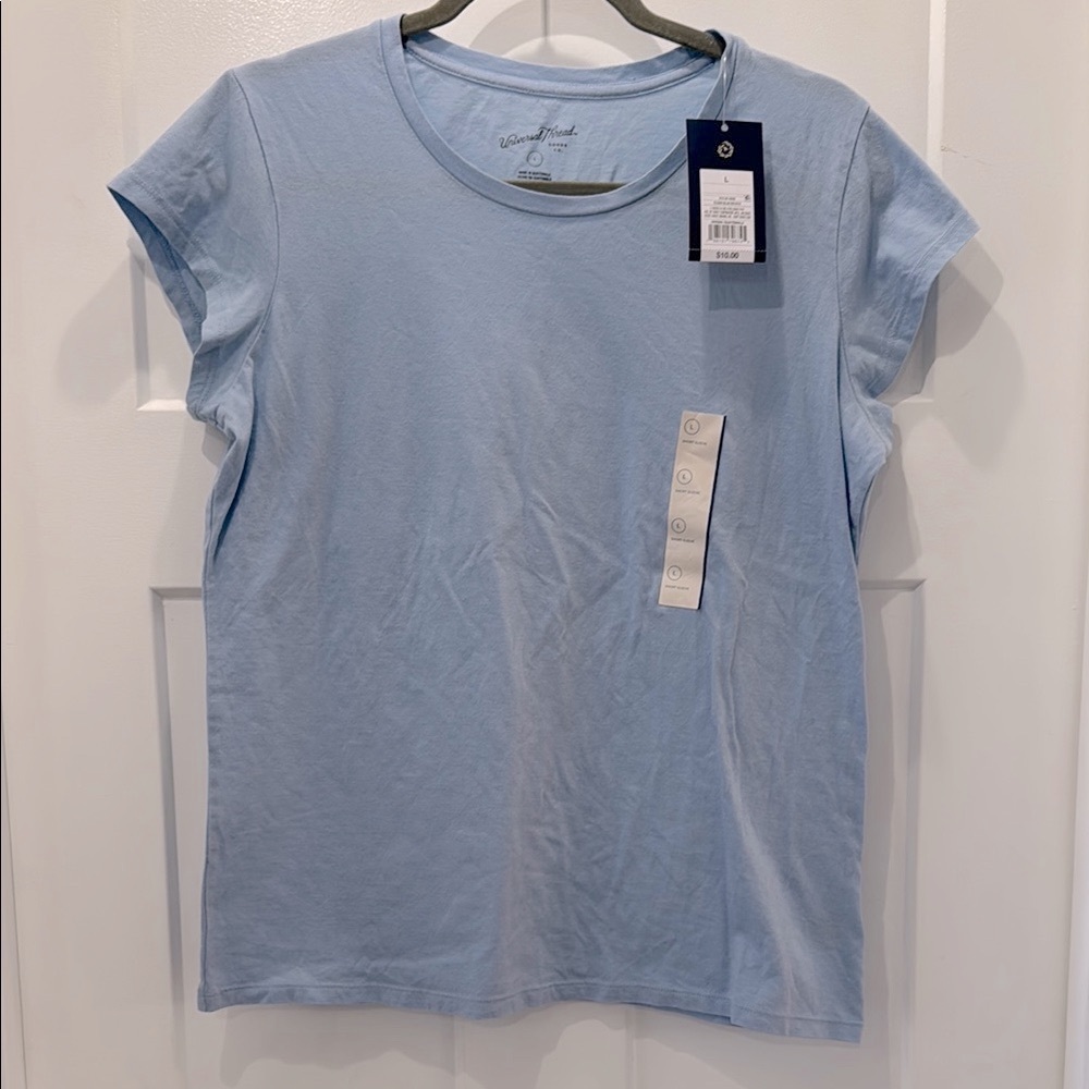 NWT Universal Treads Casual Blue T-Shirt Size Large